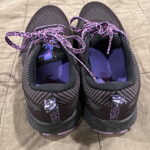 Great Used Brooks Revel Running Shoes - Picture 2 of 7